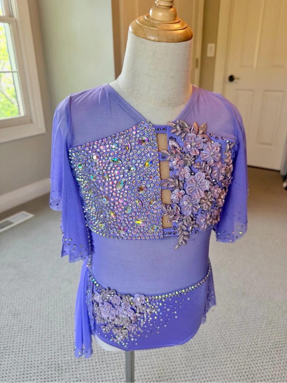 Beautiful lavender lilac purple custom lyrical costume!! Size 7/8